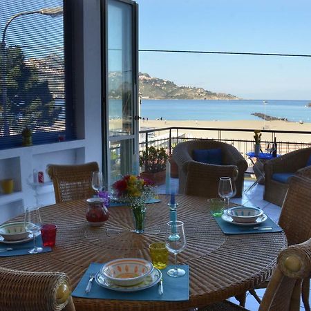 Terrazza Sul Mare Lejlighed Giardini Naxos Eksteriør billede
