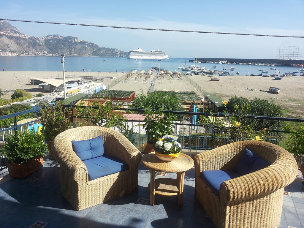 Terrazza Sul Mare Lejlighed Giardini Naxos Værelse billede