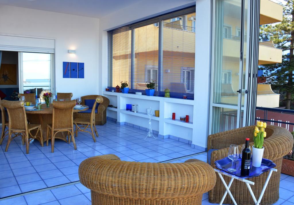 Terrazza Sul Mare Lejlighed Giardini Naxos Eksteriør billede